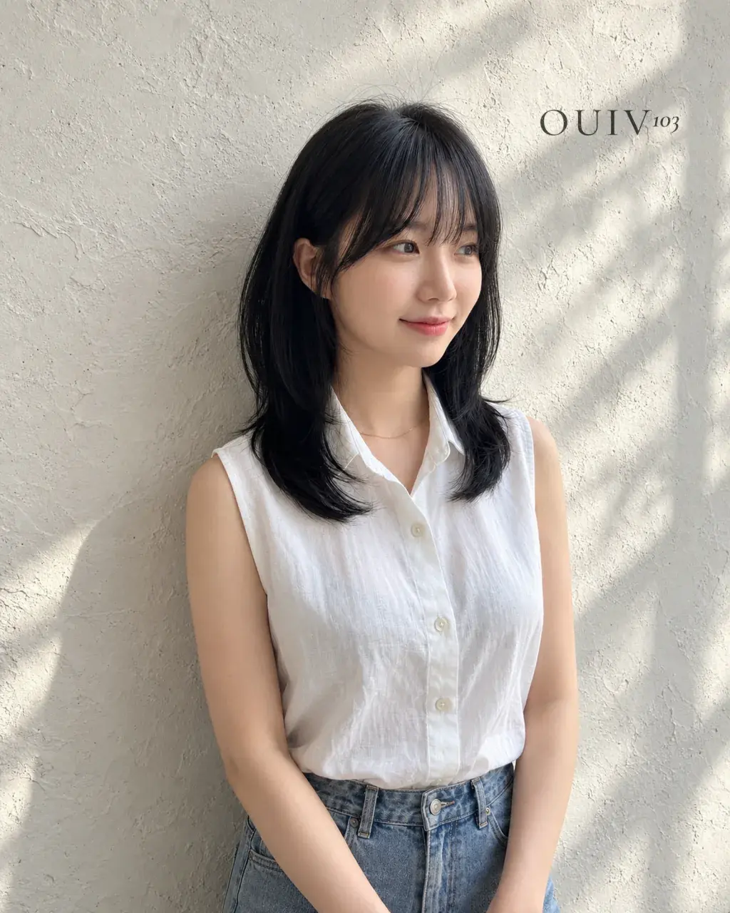 앞머리와 얼굴 옆 볼륨을 살린 중단발 레이어드 C컬펌, 정면