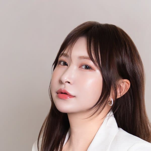 지예 디자이너 프로필 사진