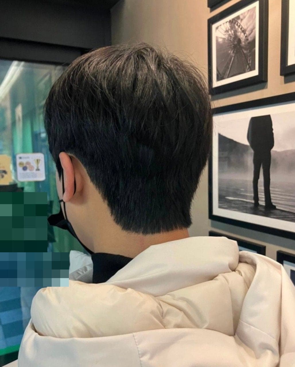 옆뒤를 다운펌한 시스루 댄디컷, 뒷모습