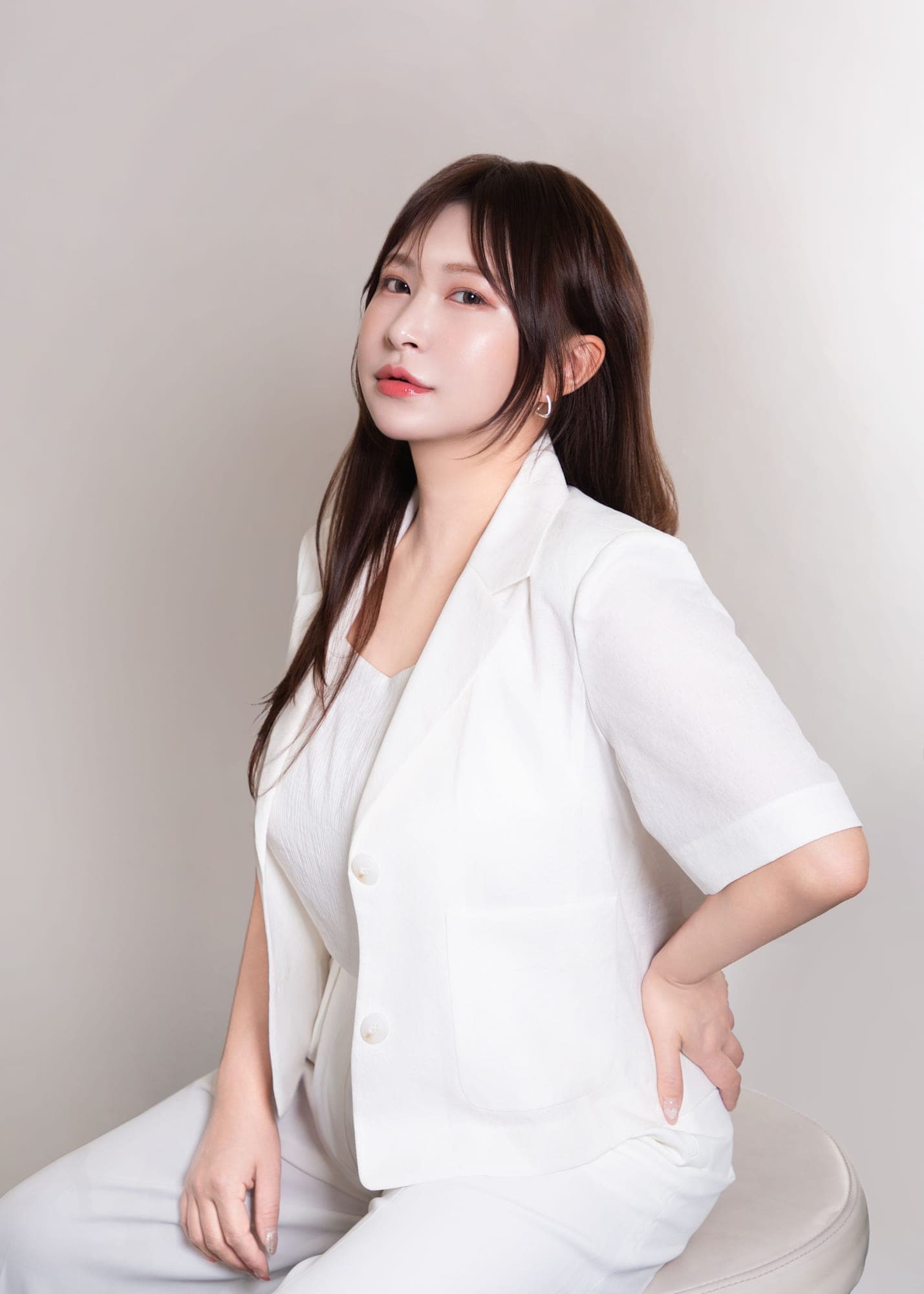 지예 디자이너 프로필 사진